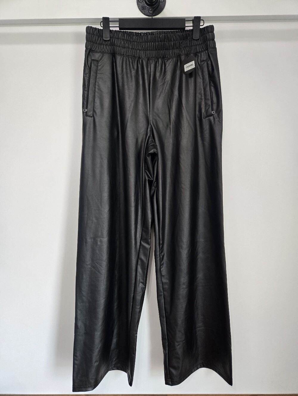 NEW. OFFLINE by Aerie Real Luxe Faux Leather Wide Leg Pants in True Black MEDIUM
